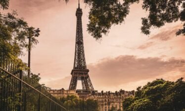 Paris Effiel Tower Tour 1 Day Tour